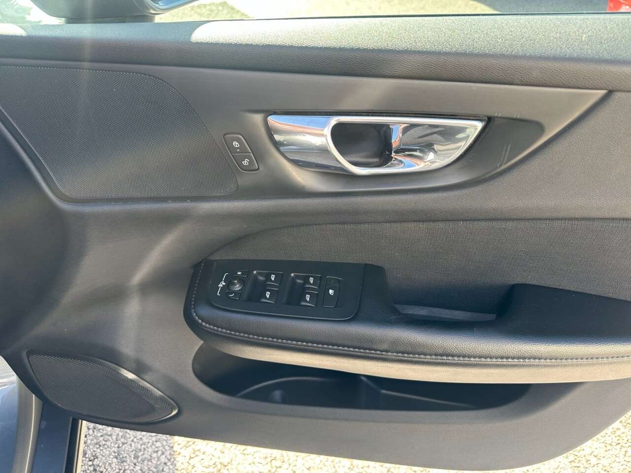 2018 VOLVO V60 2018 VOLVO V60