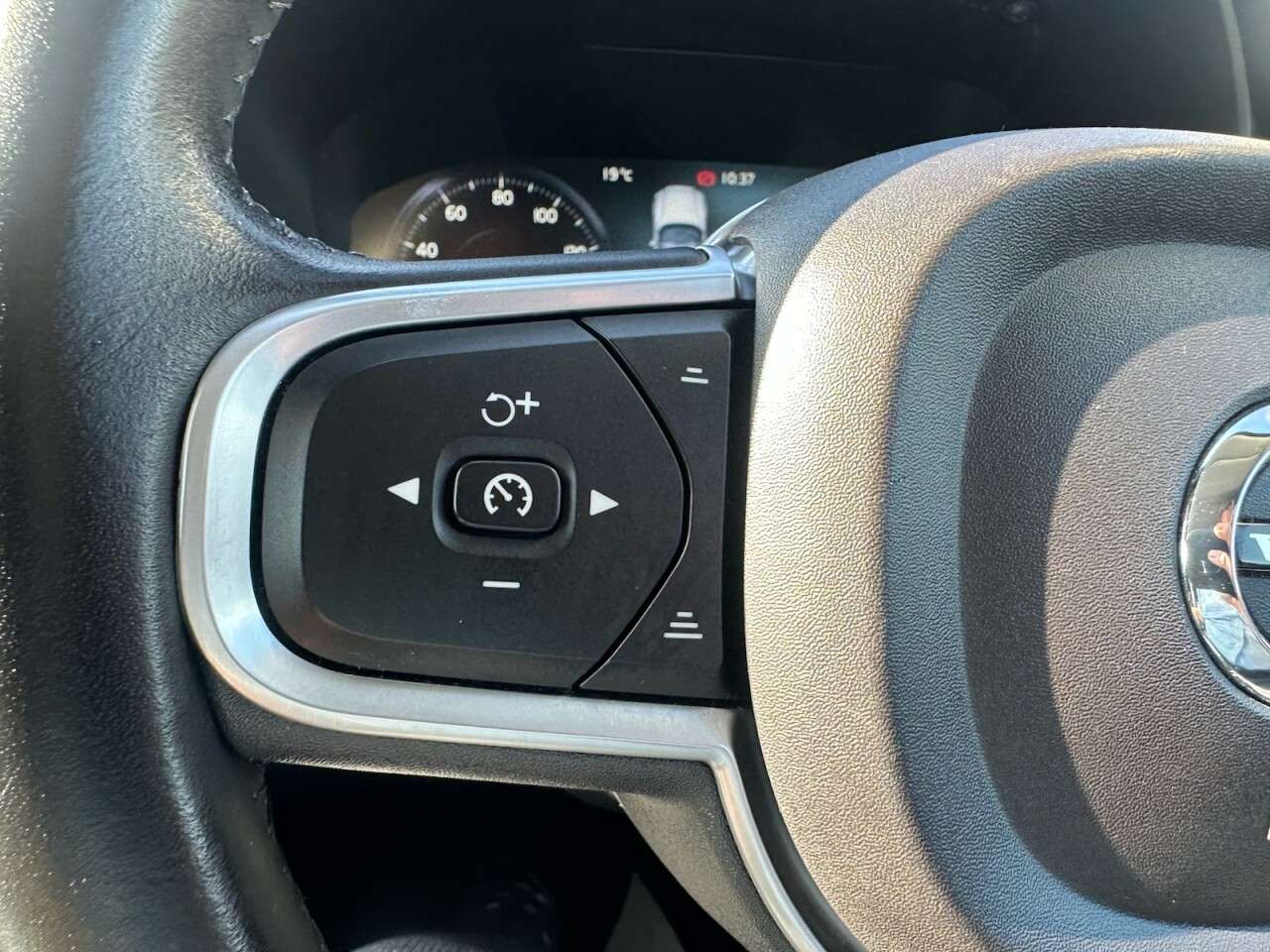 2018 VOLVO V60 2018 VOLVO V60