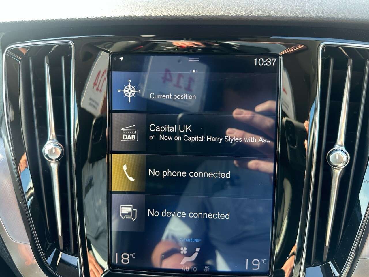 2018 VOLVO V60 2018 VOLVO V60