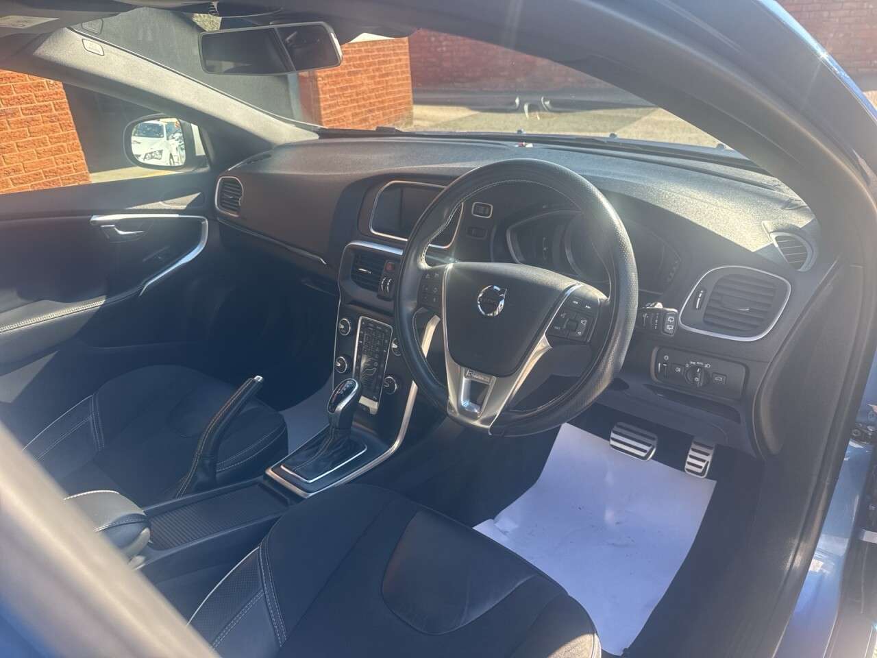 2018 VOLVO V40 2018 VOLVO V40