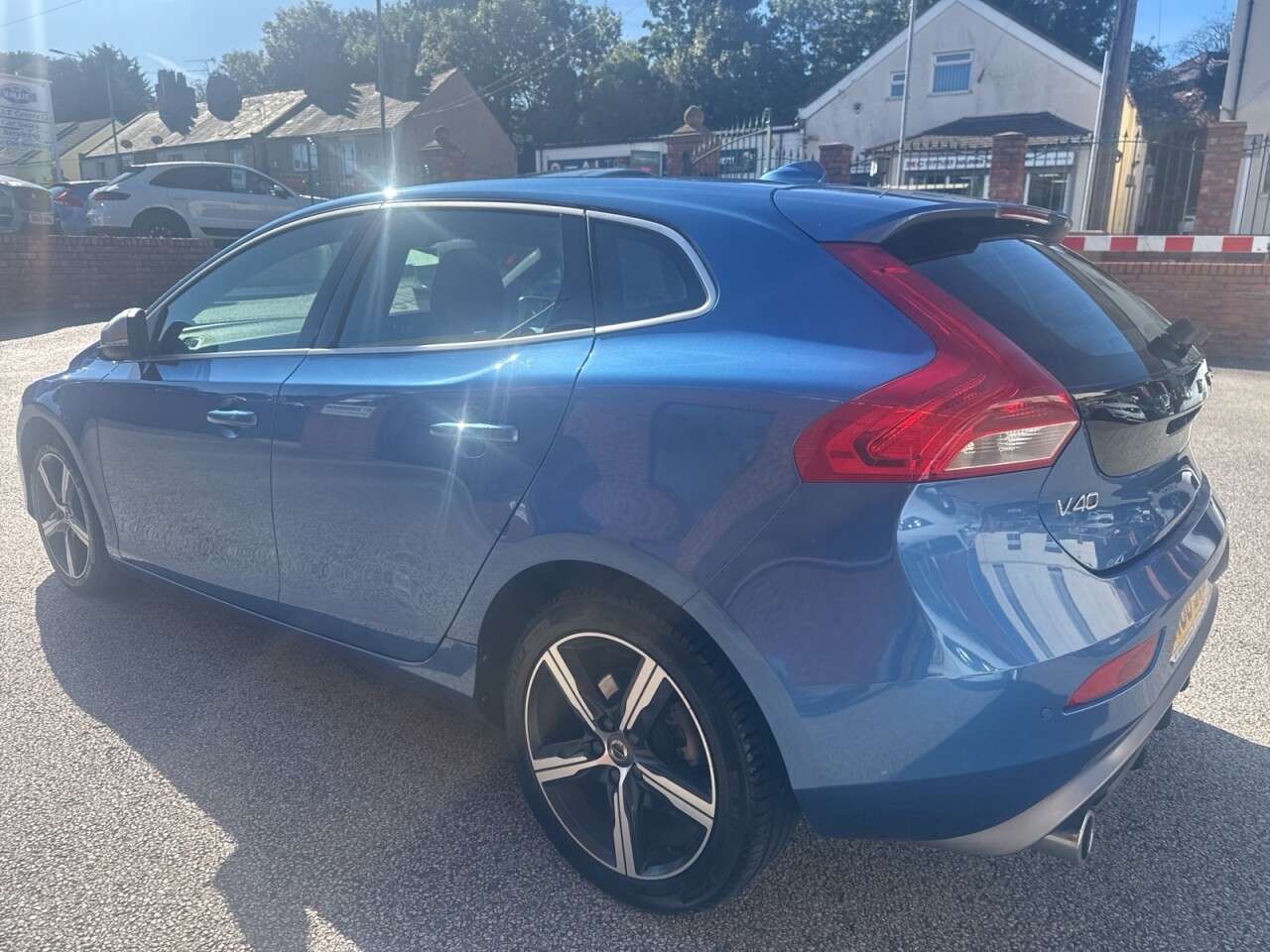2018 VOLVO V40 2018 VOLVO V40