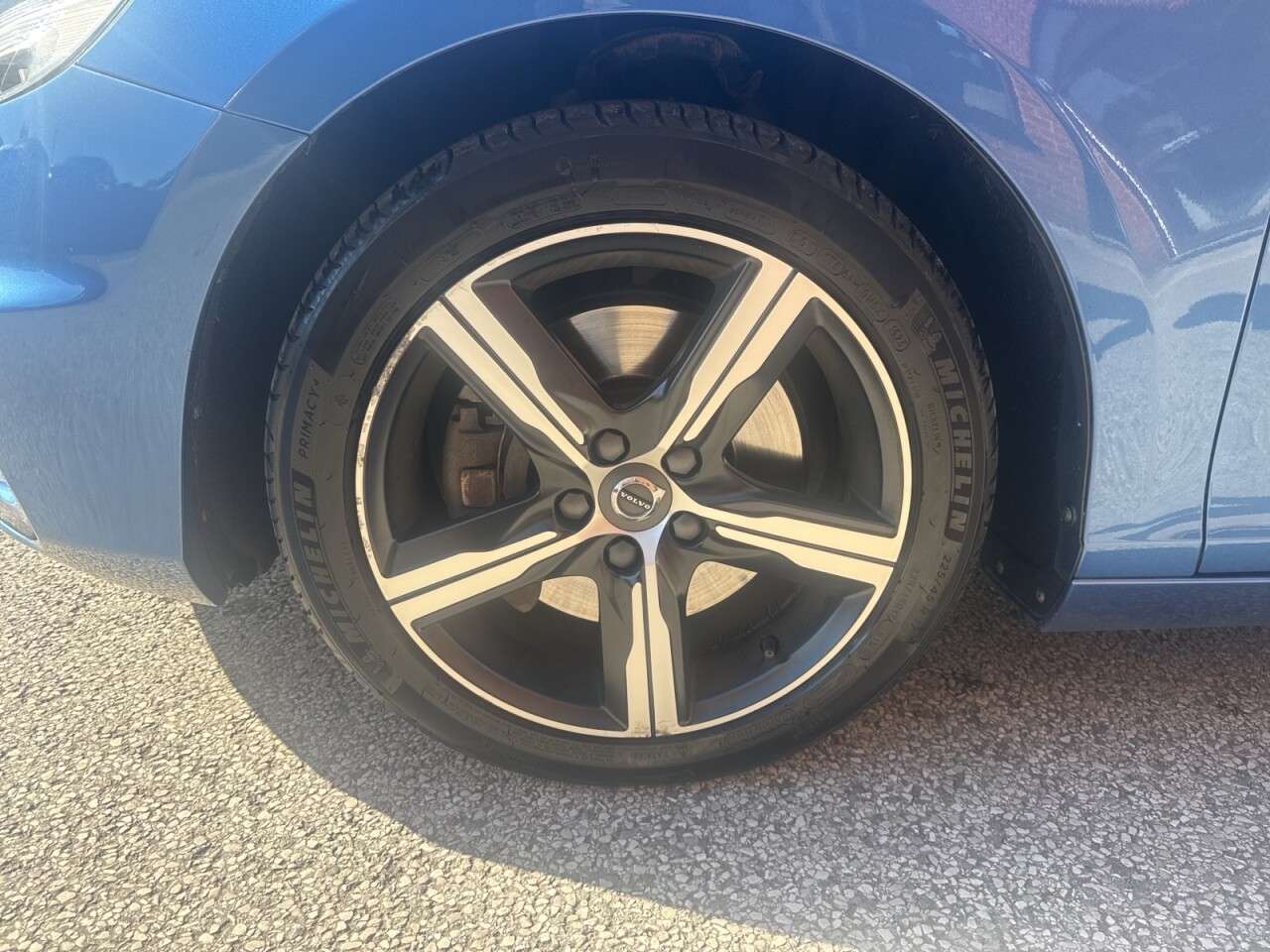 2018 VOLVO V40 2018 VOLVO V40