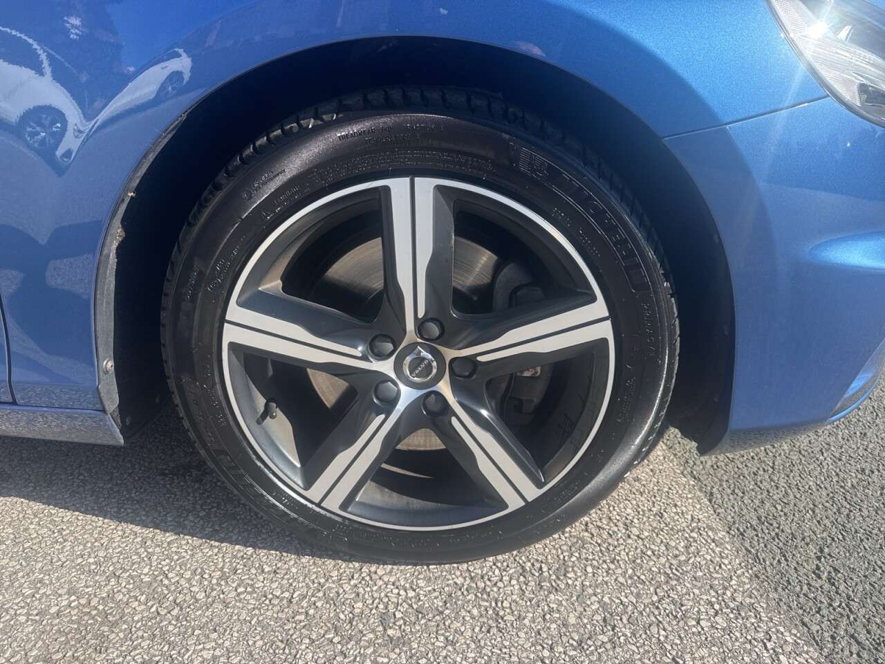 2018 VOLVO V40 2018 VOLVO V40