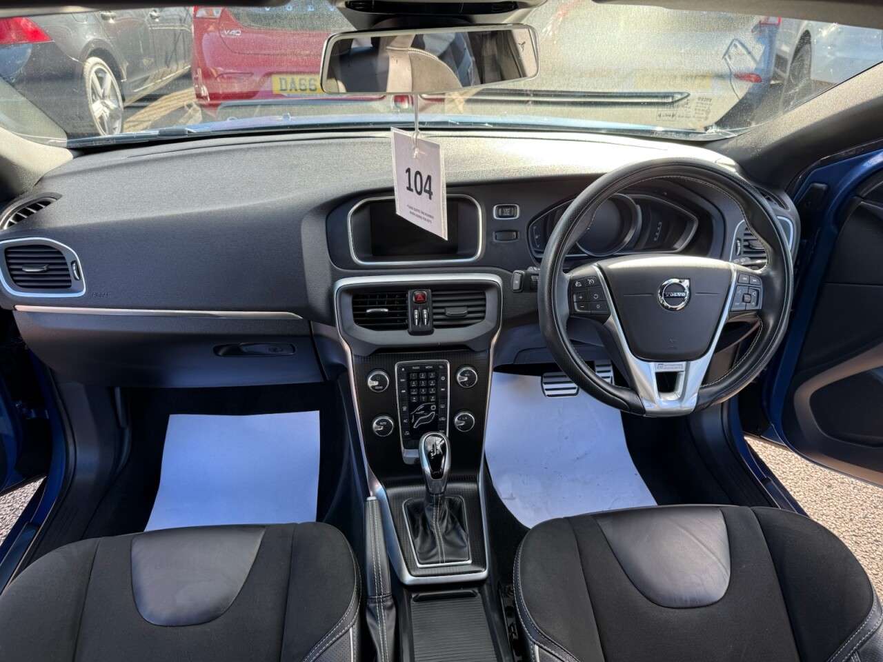 2018 VOLVO V40 2018 VOLVO V40