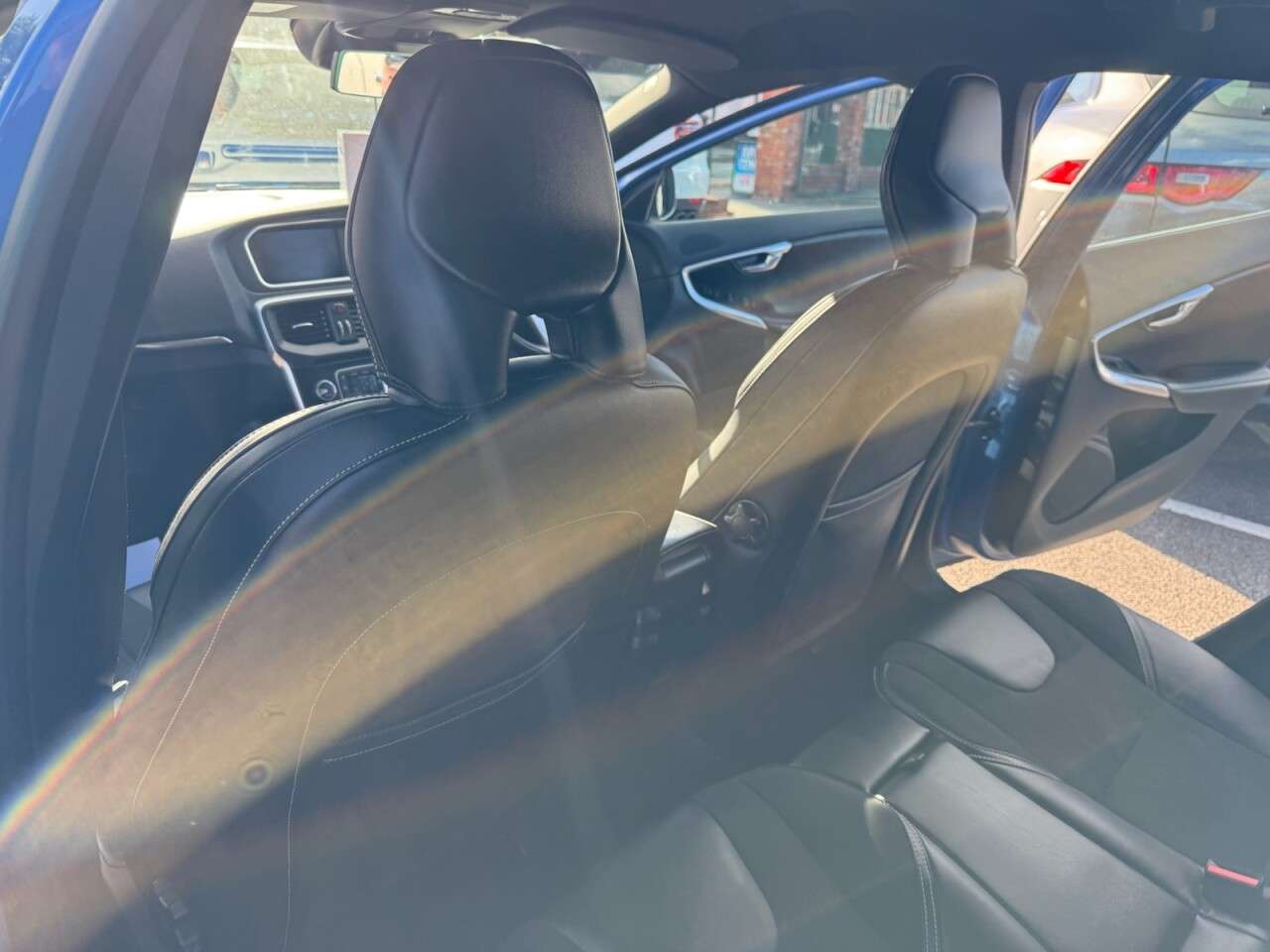 2018 VOLVO V40 2018 VOLVO V40