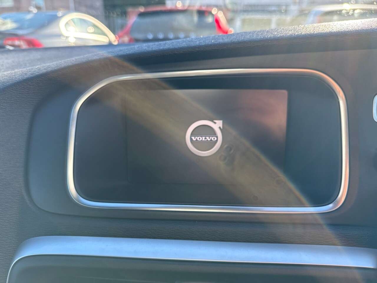 2018 VOLVO V40 2018 VOLVO V40