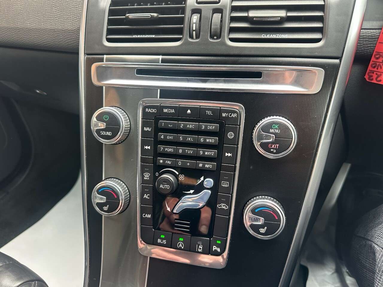 2017 VOLVO XC60 2017 VOLVO XC60