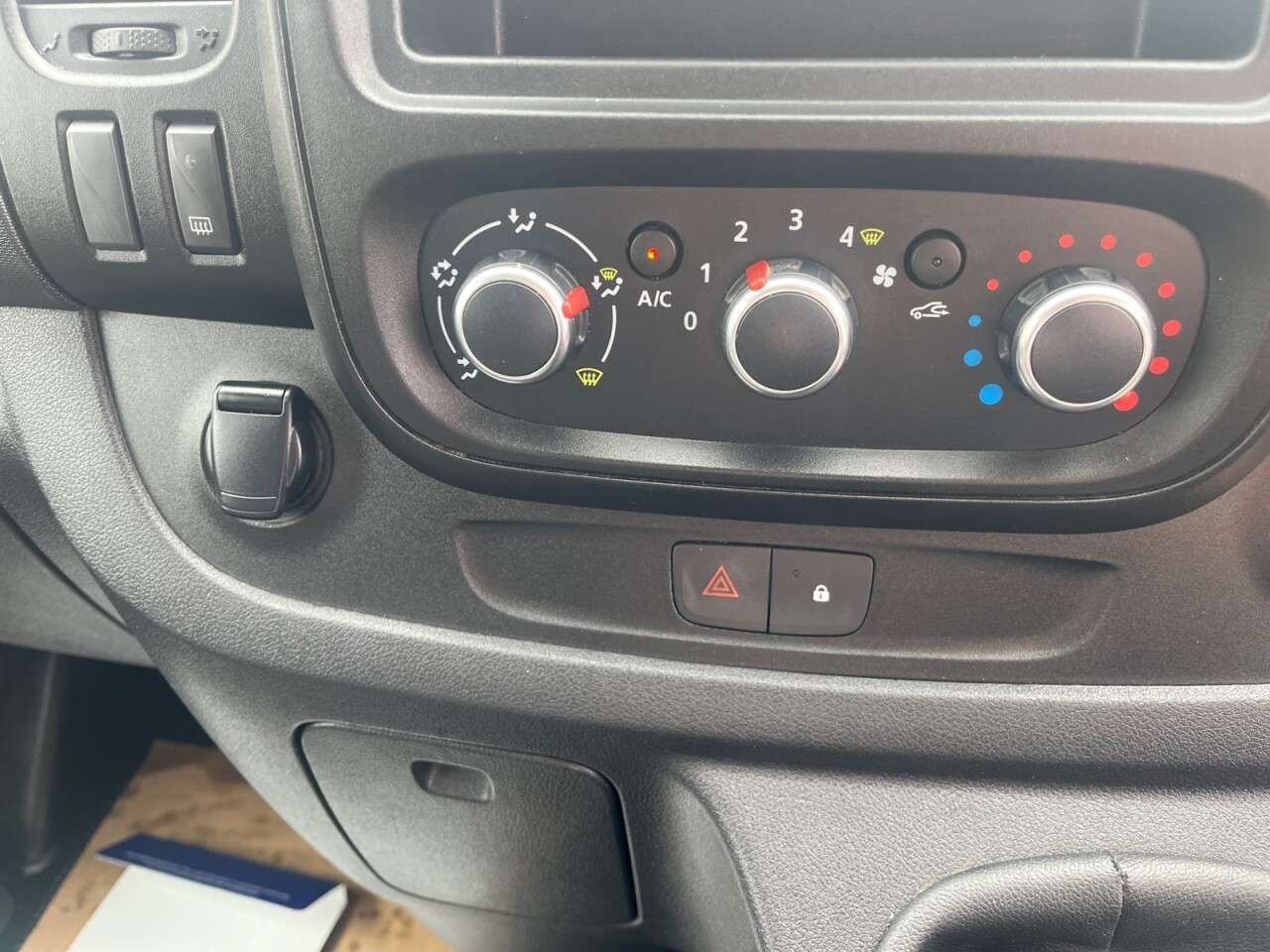 2021 RENAULT TRAFIC 2021 RENAULT TRAFIC