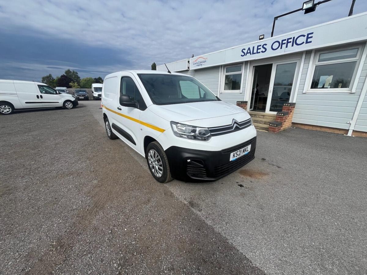 Check out this Citroen Berlingo 2021 Diesel Manual