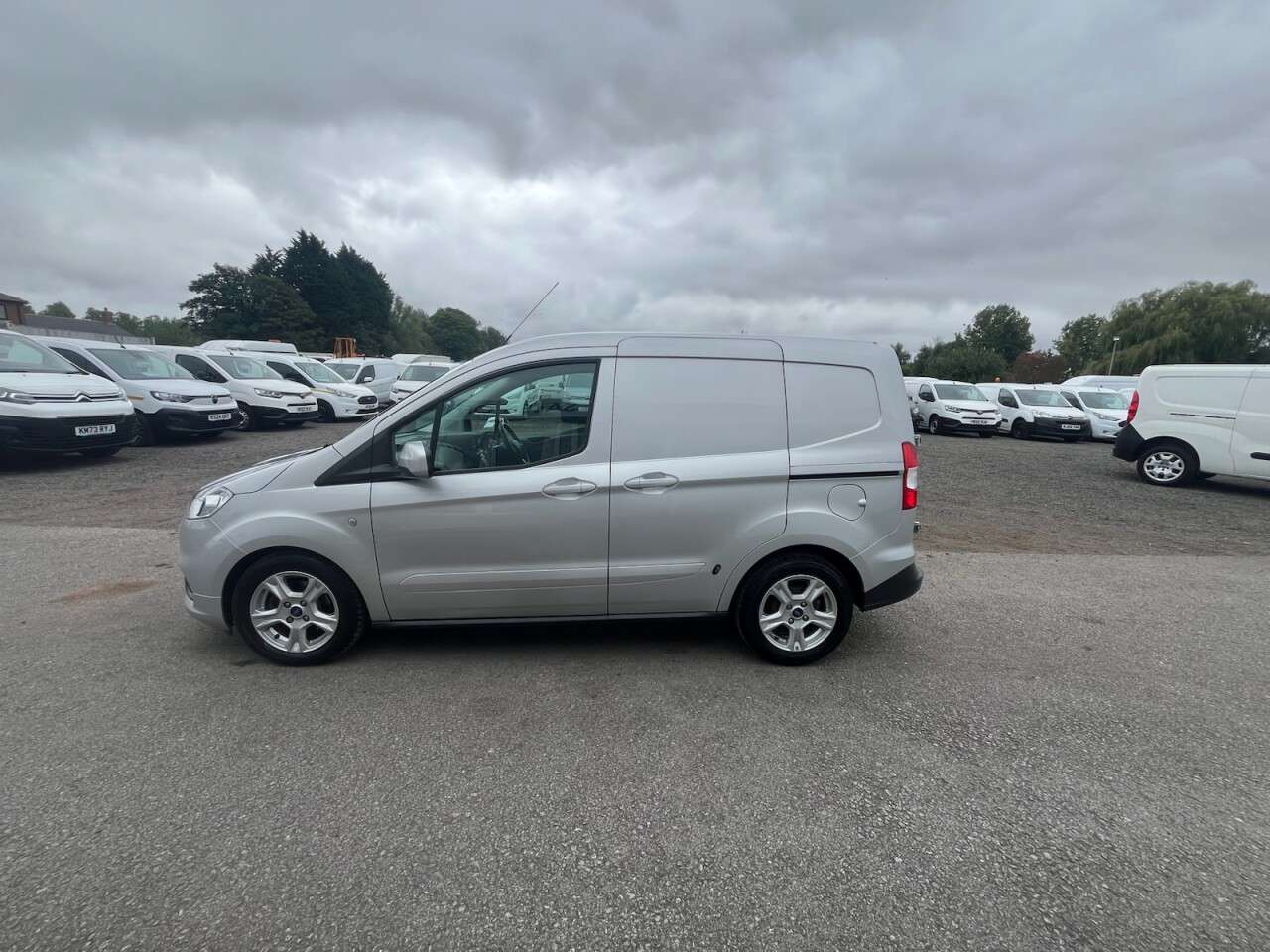 2022 FORD TRANSIT COURIER 2022 FORD TRANSIT COURIER