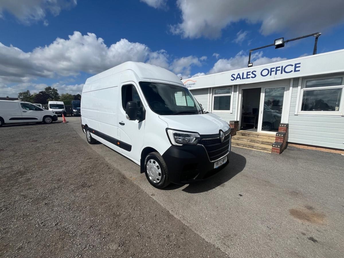 Check out this Renault Master 2022 Diesel Manual
