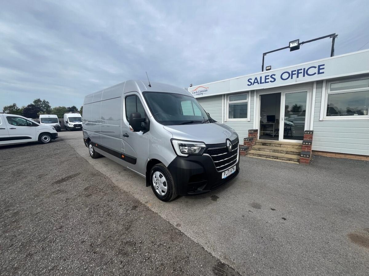 Check out this Renault Master 2021 Diesel Manual
