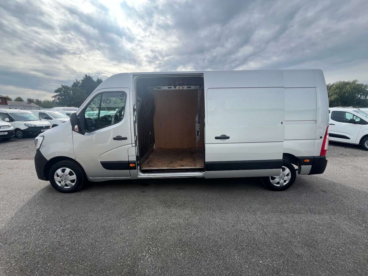 2021 RENAULT MASTER 2021 RENAULT MASTER