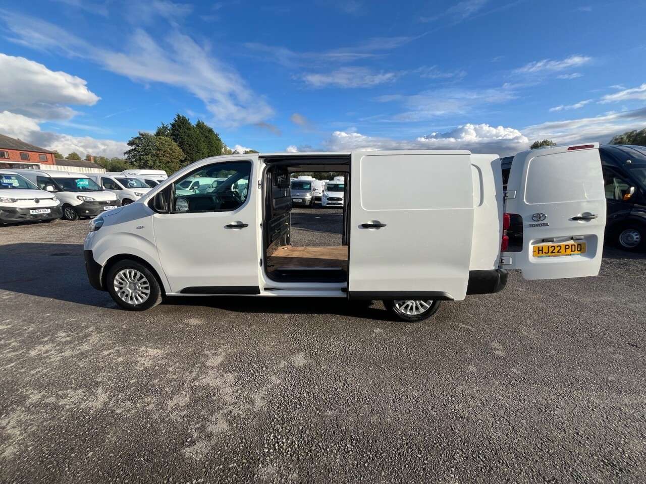 2022 TOYOTA PROACE 2022 TOYOTA PROACE