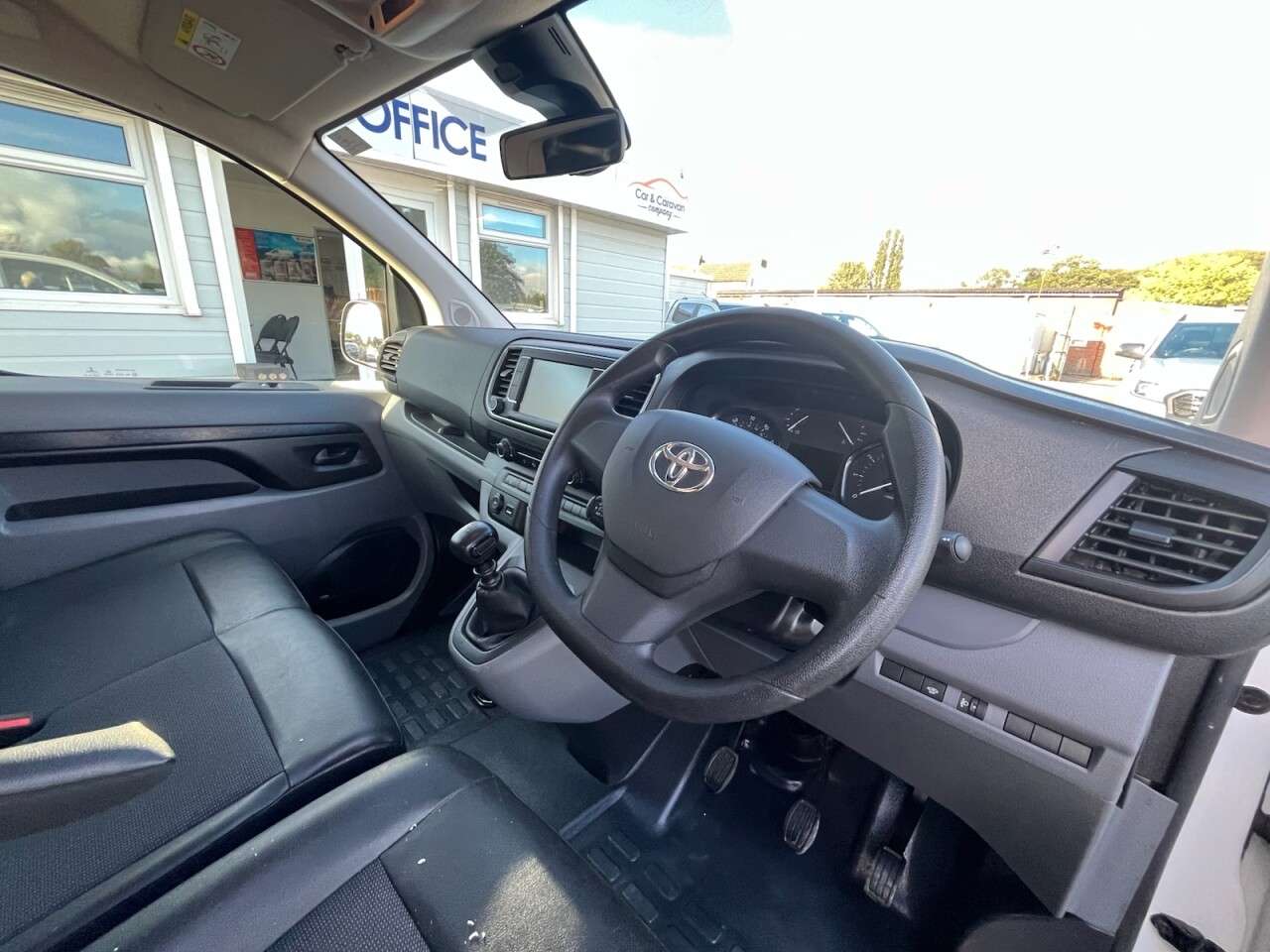 2022 TOYOTA PROACE 2022 TOYOTA PROACE