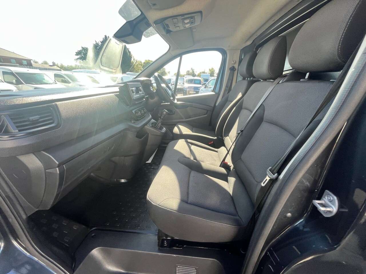 2022 RENAULT TRAFIC 2022 RENAULT TRAFIC