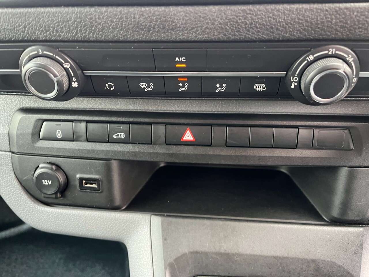 2022 TOYOTA PROACE 2022 TOYOTA PROACE