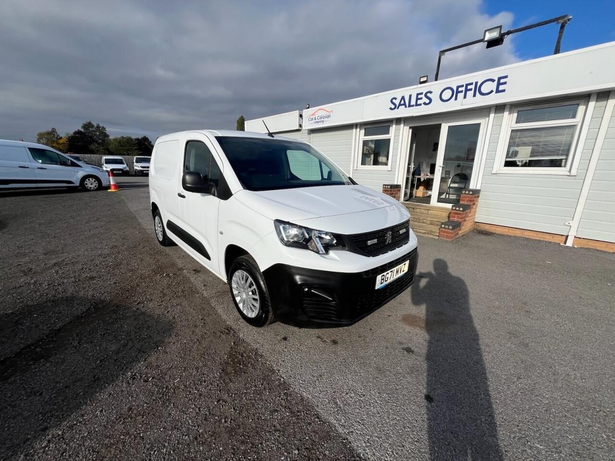 Check out this Peugeot Partner 2021 Diesel Manual