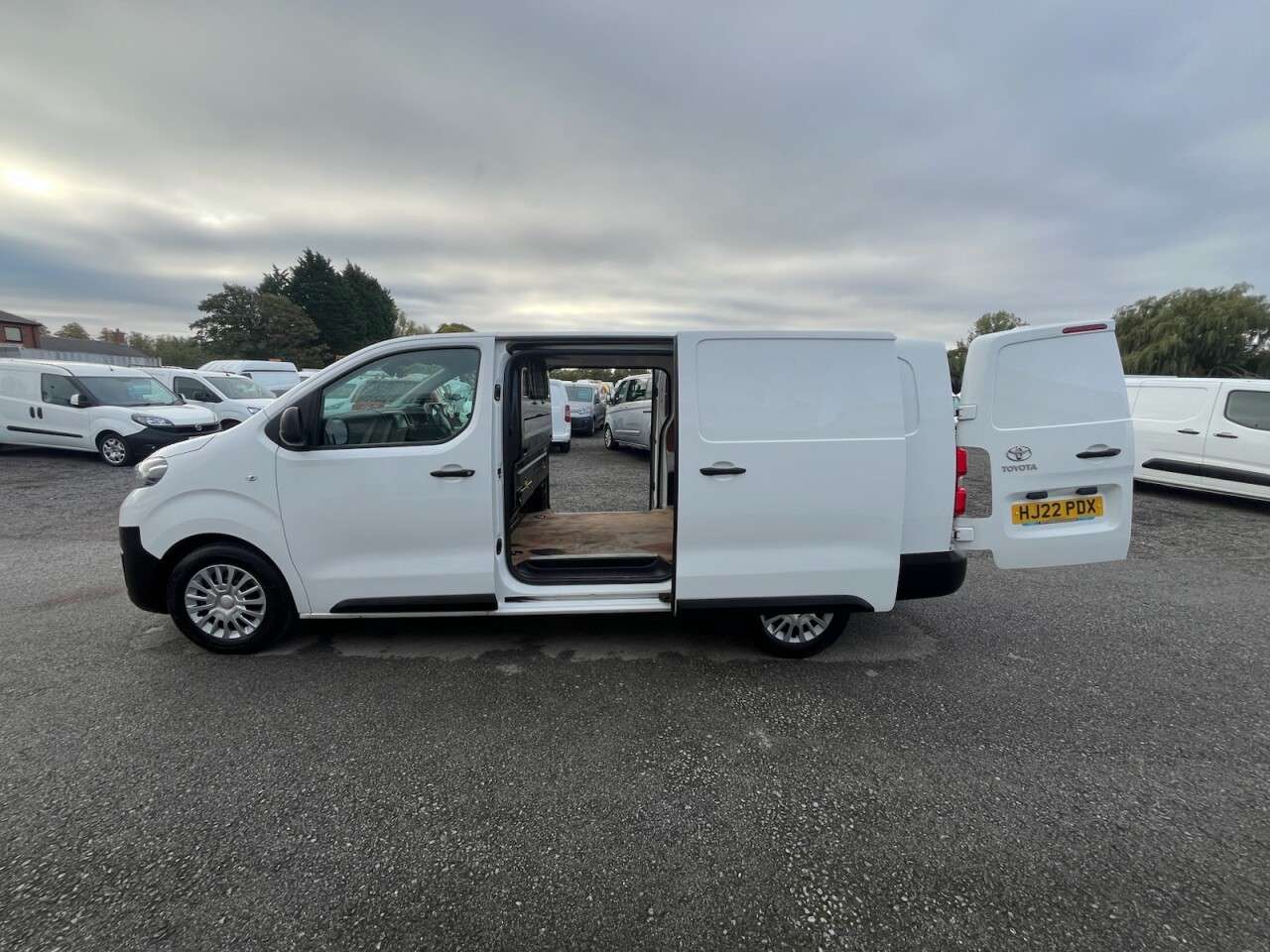 2022 TOYOTA PROACE 2022 TOYOTA PROACE