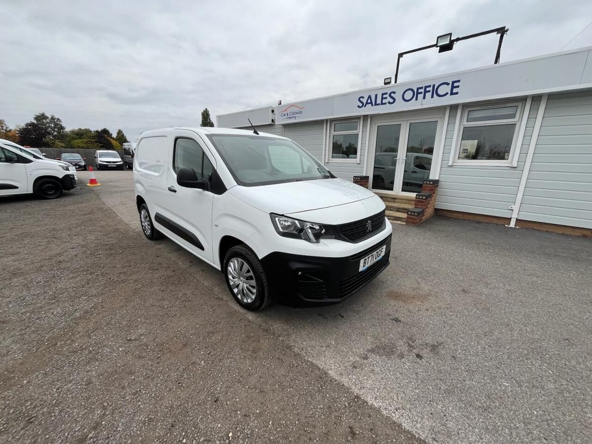 Check out this Peugeot Partner 2021 Diesel Manual