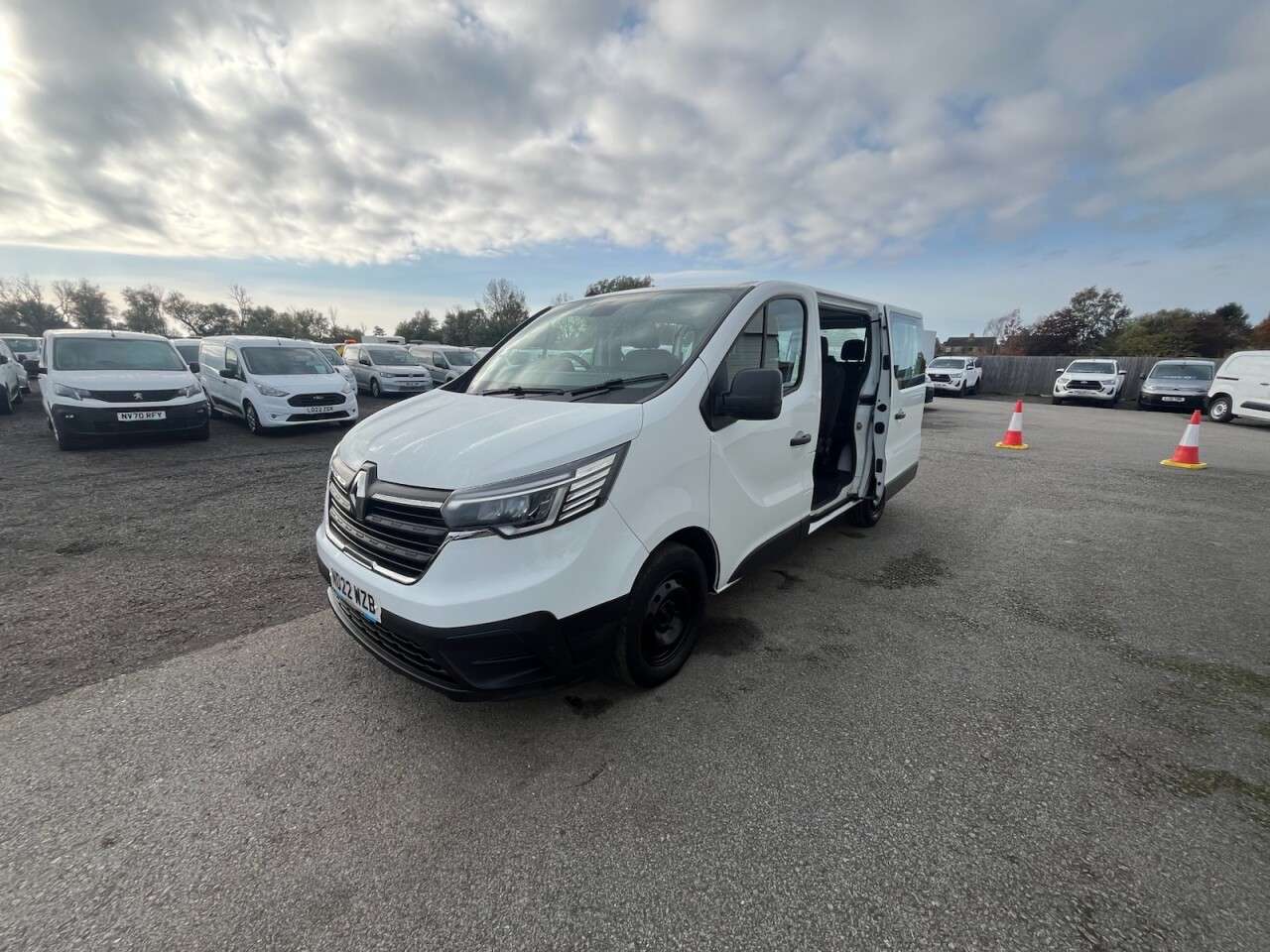 2022 RENAULT TRAFIC 2022 RENAULT TRAFIC