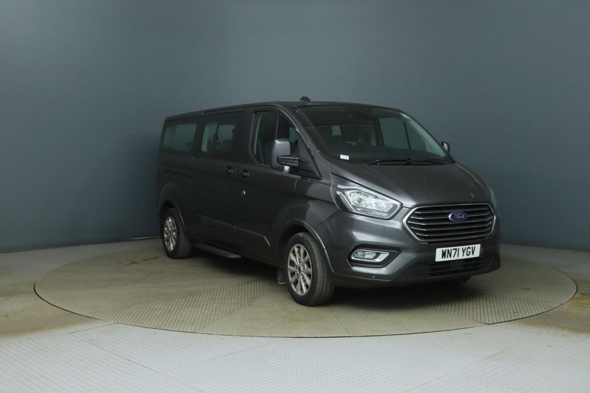 Check out this Ford Tourneo Custom 2021 Diesel Manual