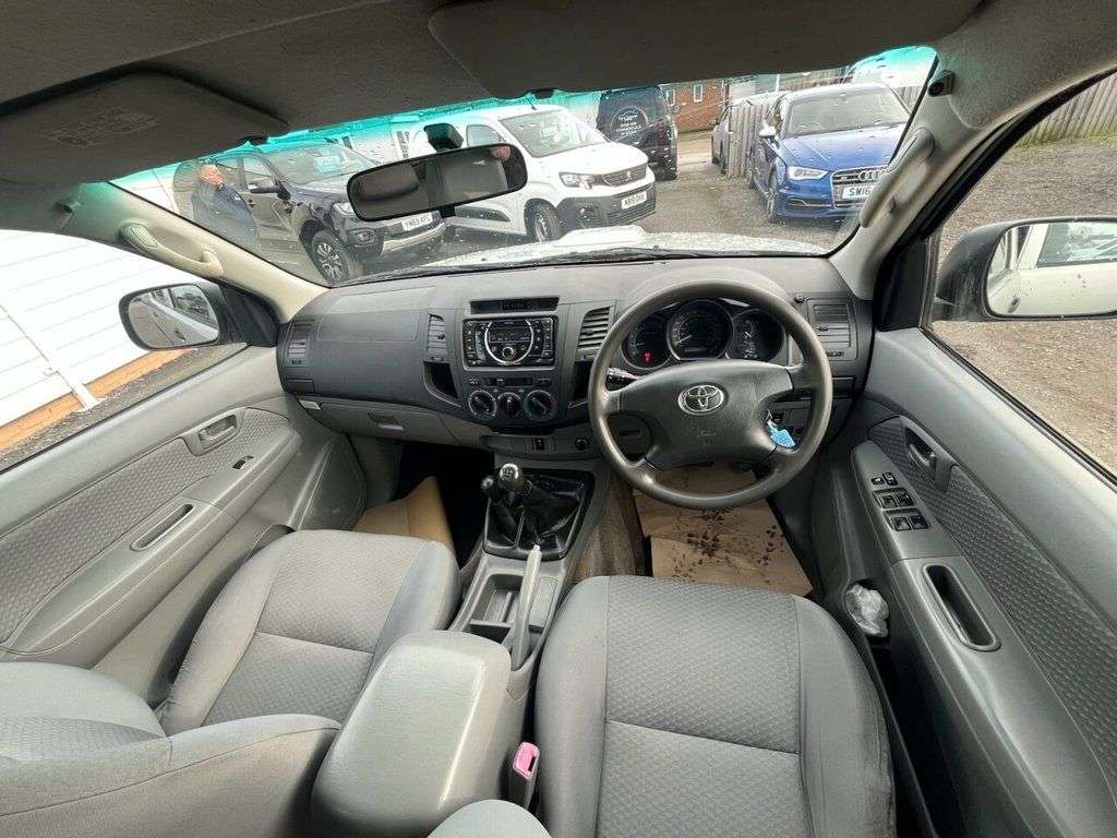 2011 TOYOTA HI-LUX 2011 TOYOTA HI-LUX