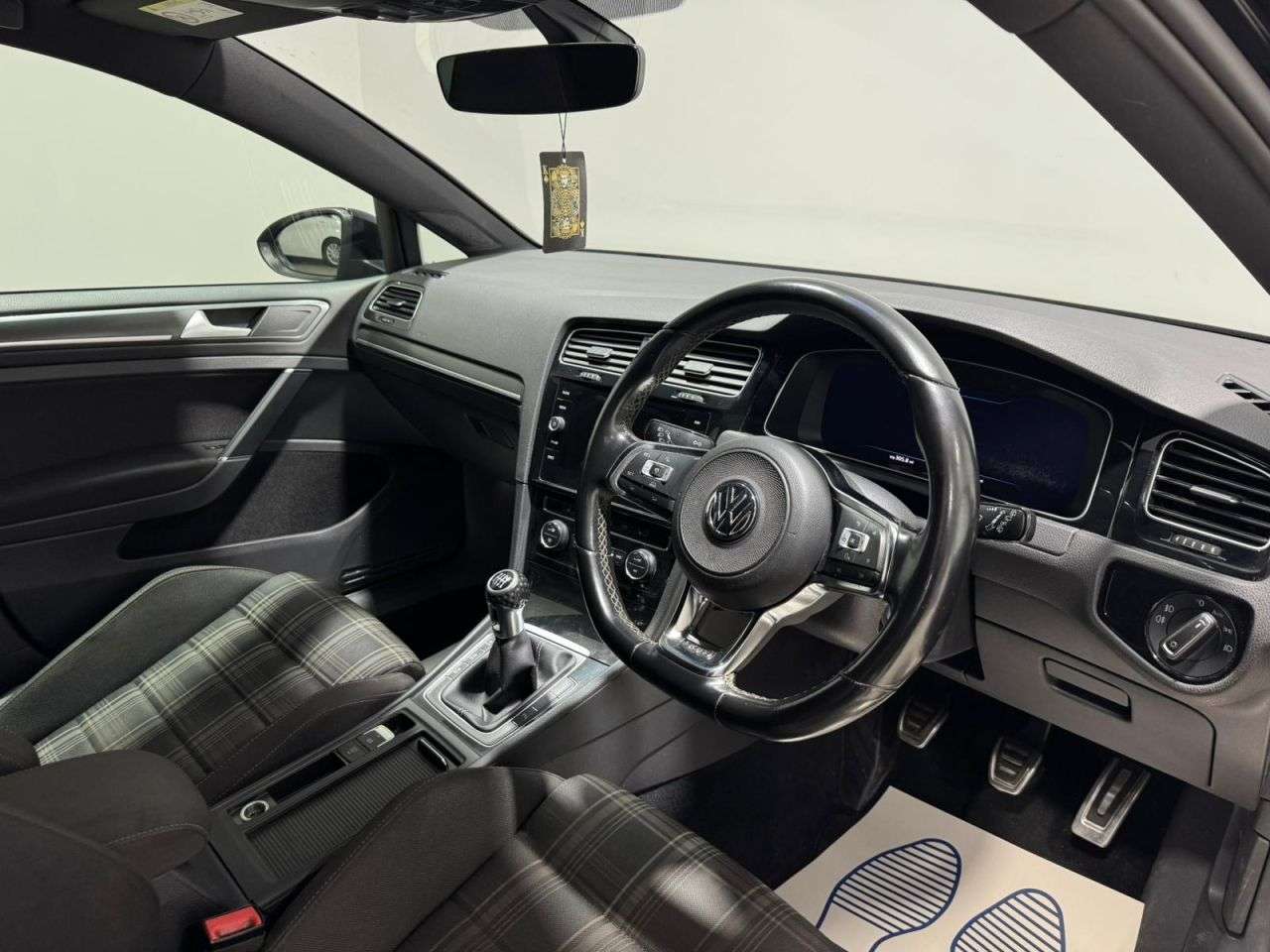 2017 VOLKSWAGEN GOLF 2017 VOLKSWAGEN GOLF