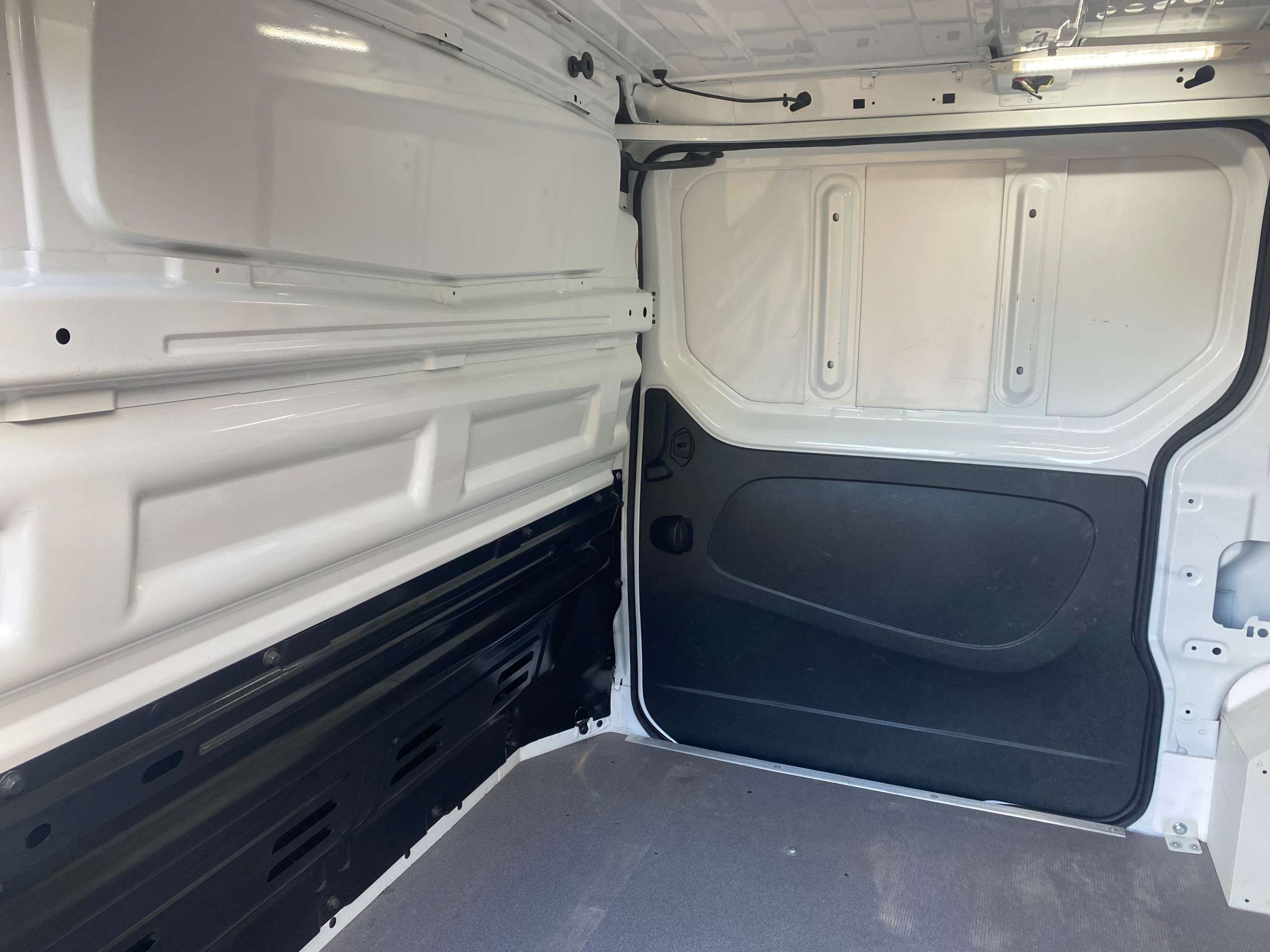 2016 VAUXHALL VIVARO 2016 VAUXHALL VIVARO