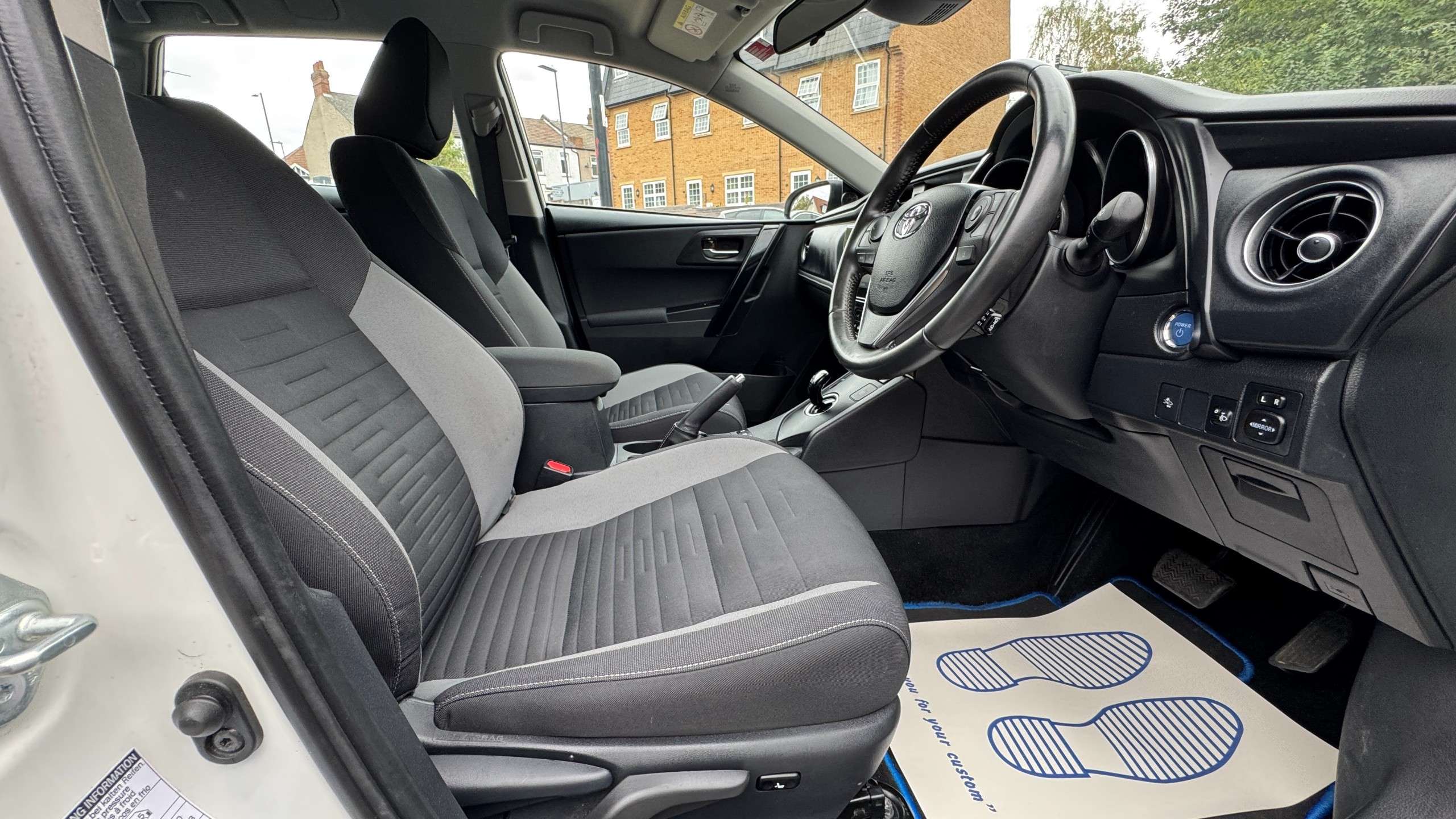 2016 TOYOTA AURIS 2016 TOYOTA AURIS