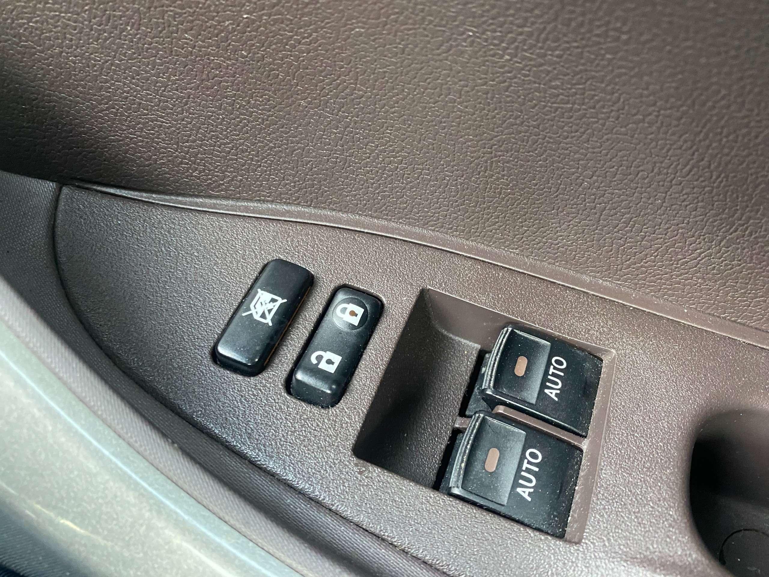 2012 TOYOTA IQ 2012 TOYOTA IQ