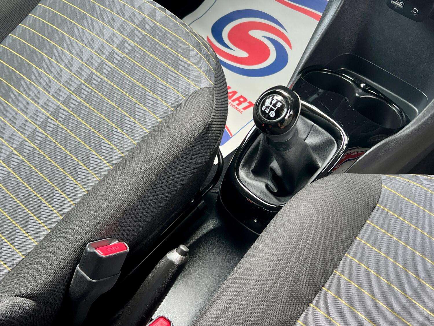 2021 PEUGEOT 108 2021 PEUGEOT 108