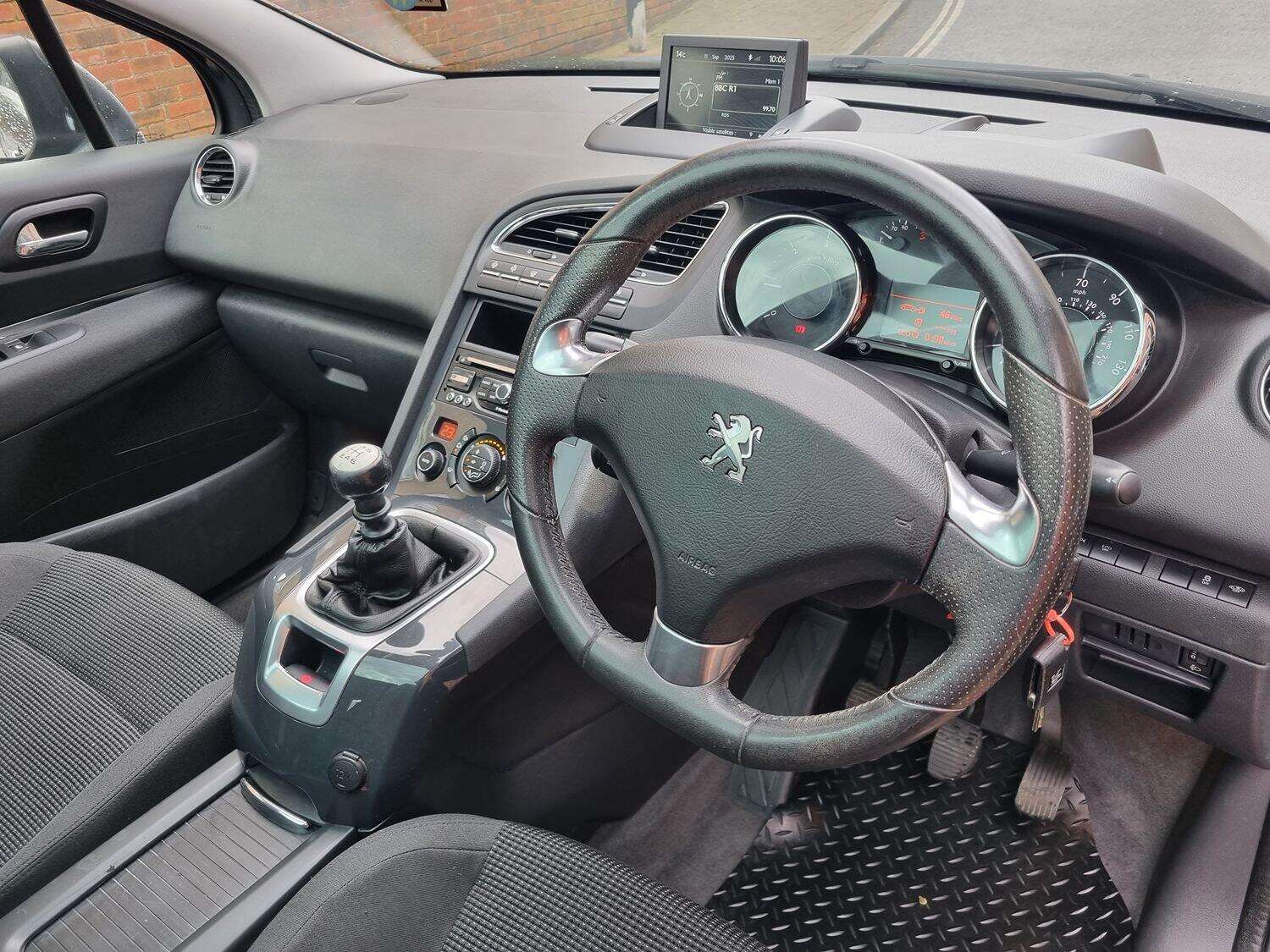 2016 PEUGEOT 5008 2016 PEUGEOT 5008