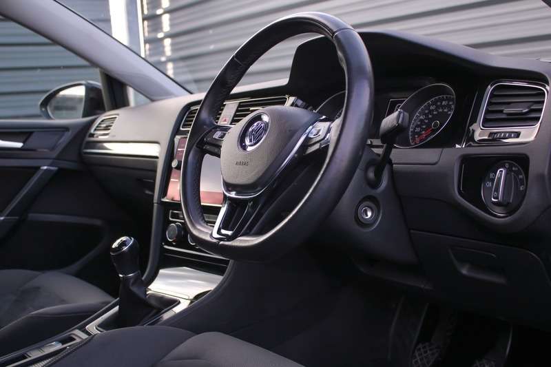 2017 VOLKSWAGEN GOLF 2017 VOLKSWAGEN GOLF