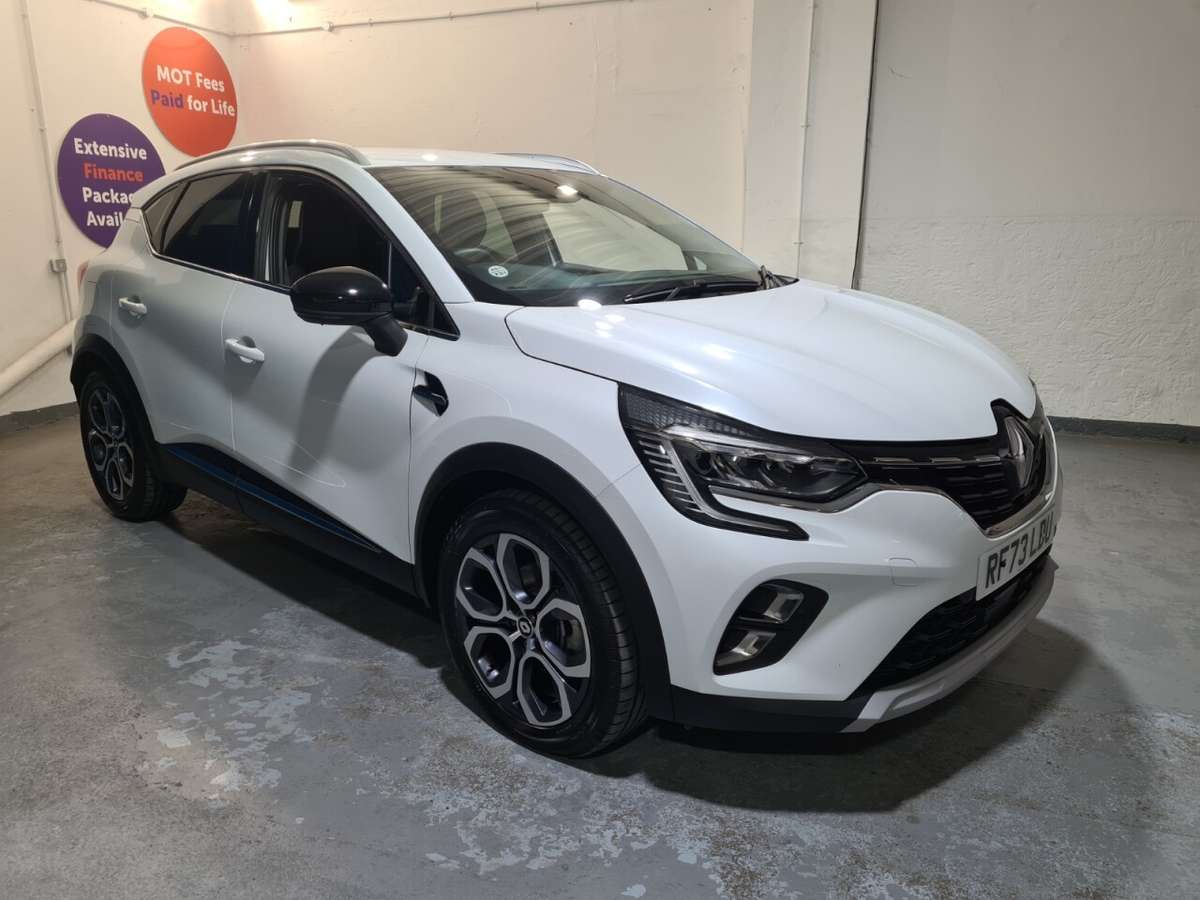 Check out this Renault Captur 2024 Hybrid Electric Automatic