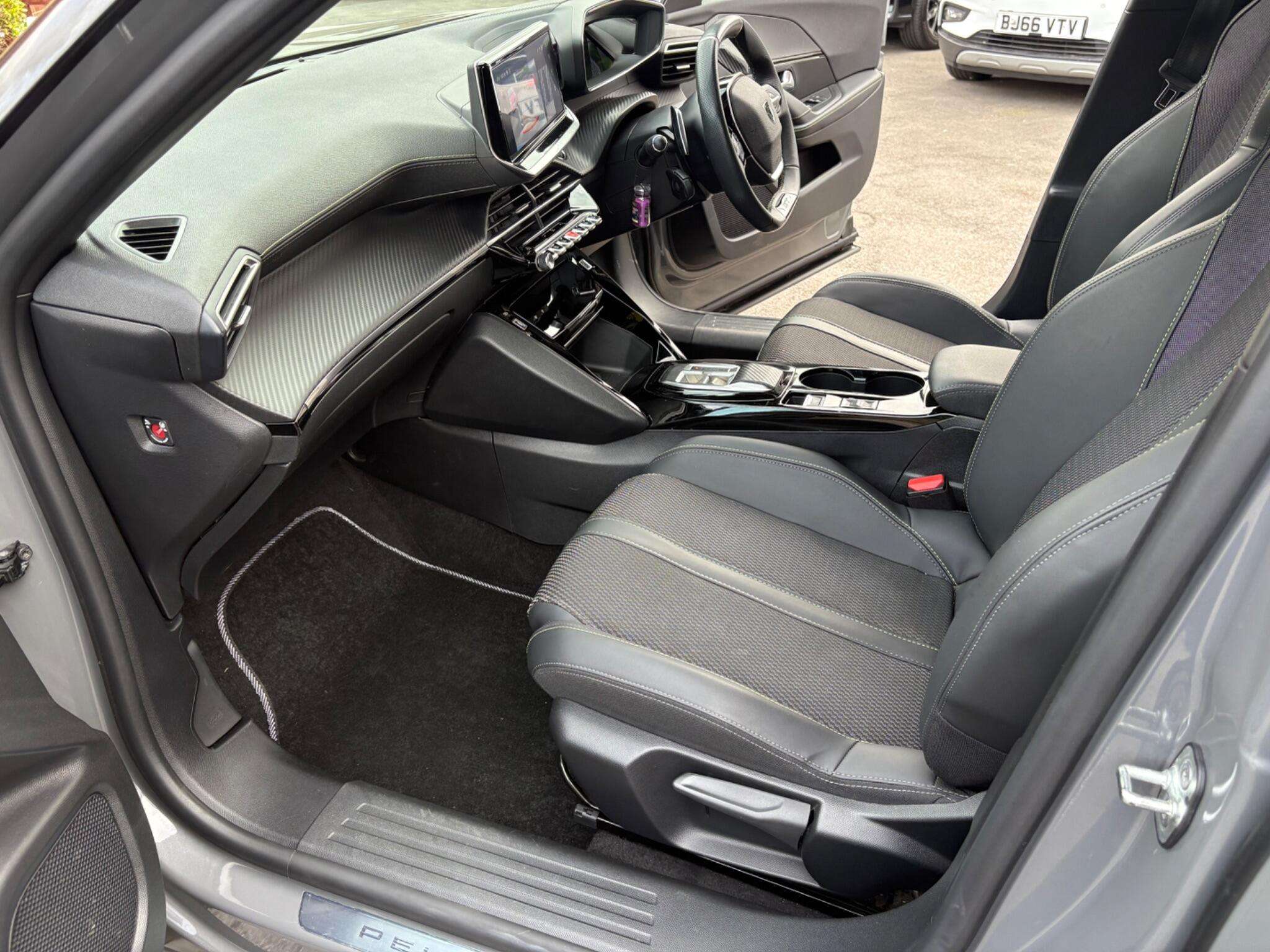 2024 PEUGEOT 2008 2024 PEUGEOT 2008