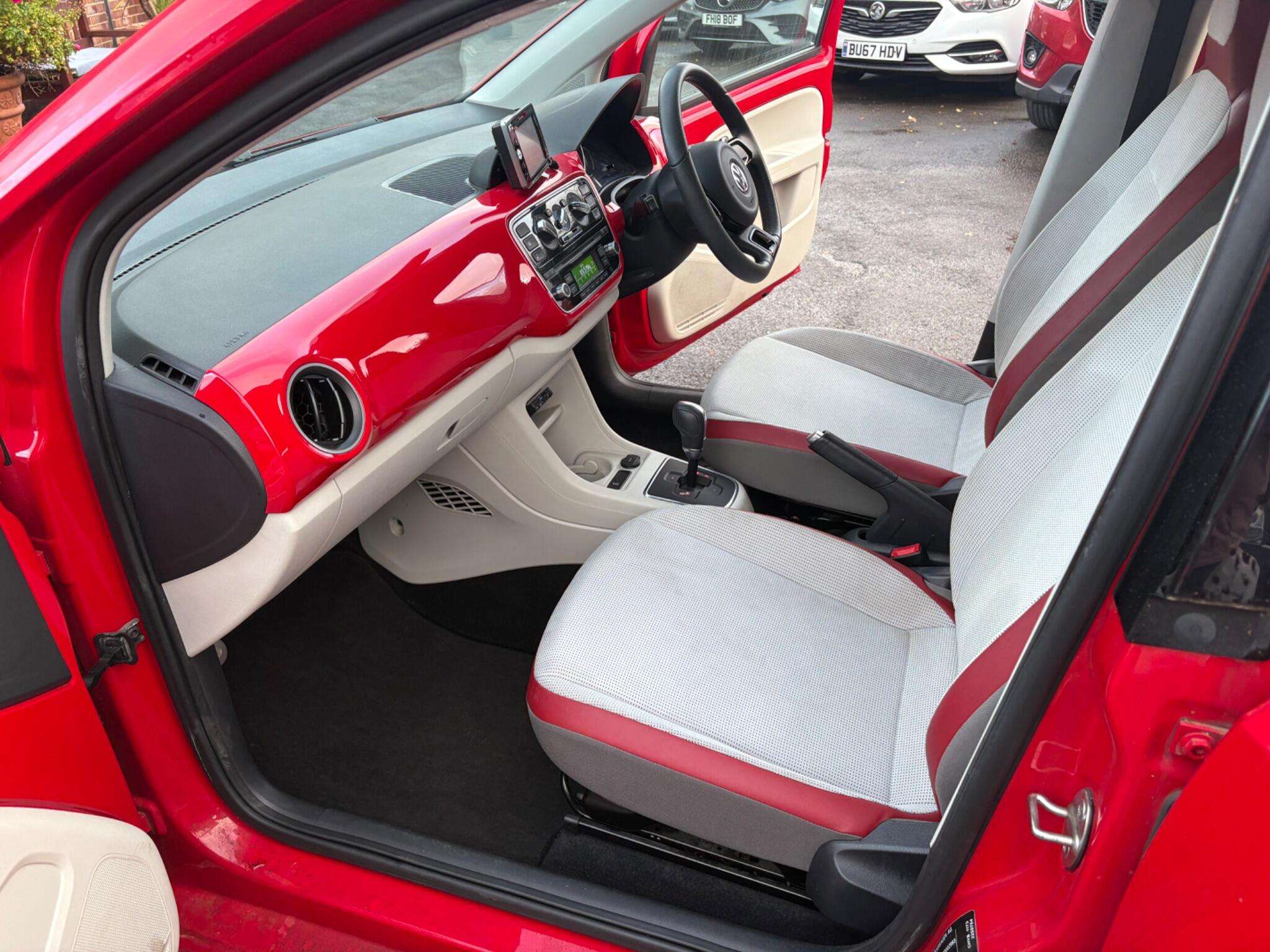 2015 VOLKSWAGEN UP! 2015 VOLKSWAGEN UP!