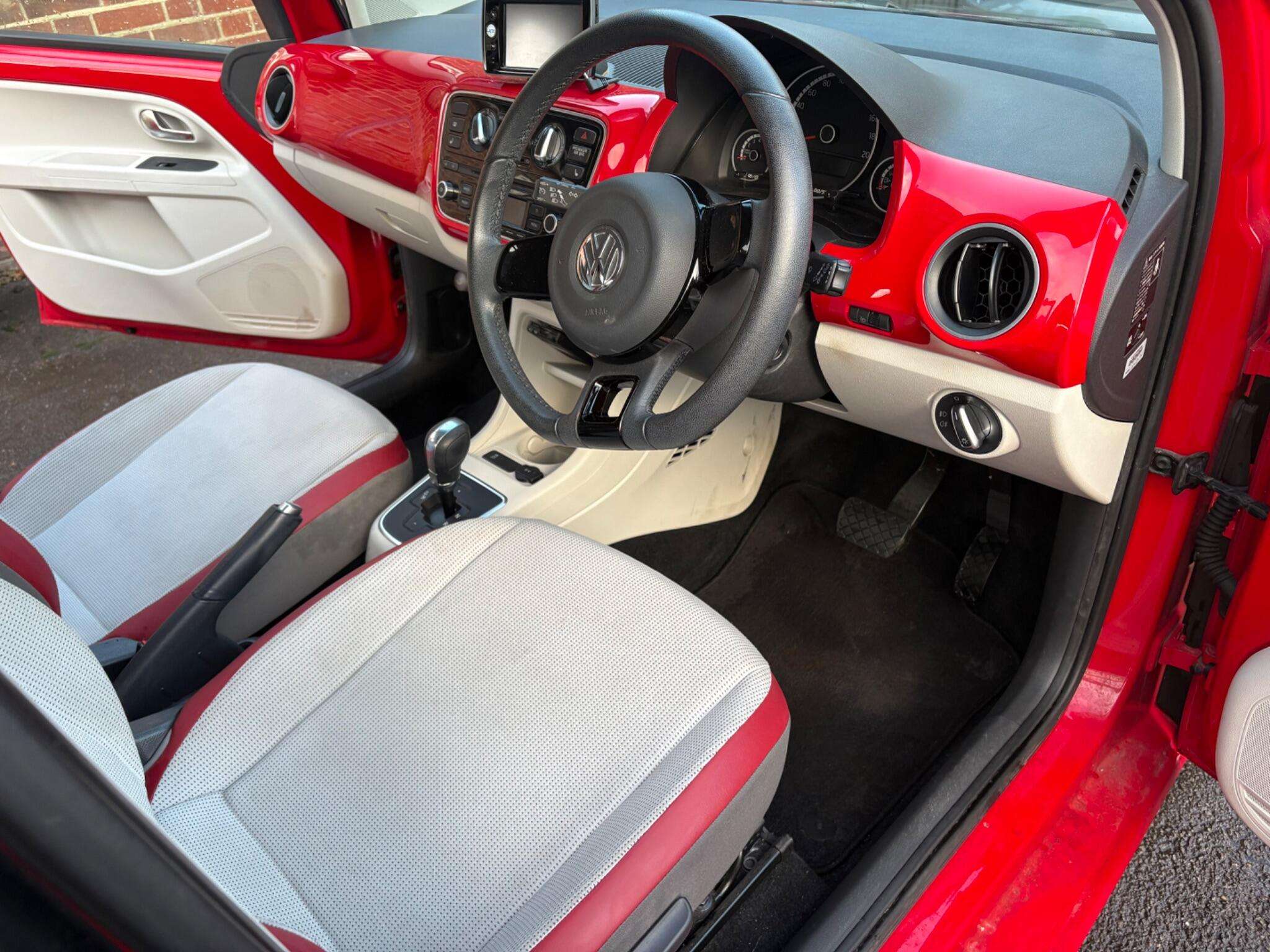 2015 VOLKSWAGEN UP! 2015 VOLKSWAGEN UP!