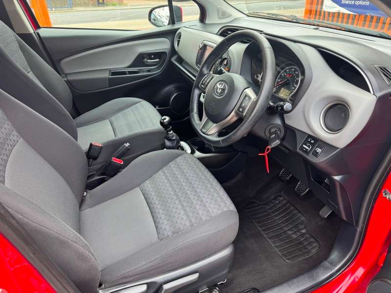 2016 TOYOTA YARIS 2016 TOYOTA YARIS