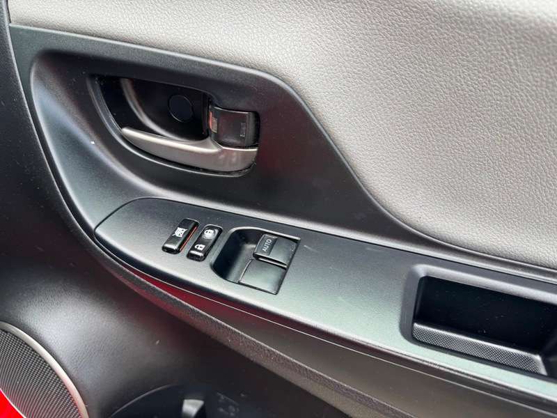 2016 TOYOTA YARIS 2016 TOYOTA YARIS