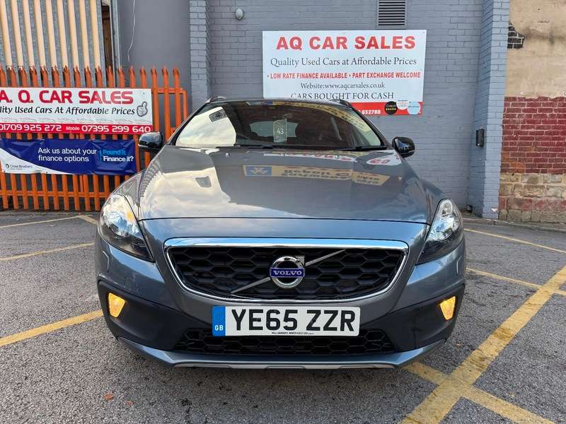 2015 VOLVO V40 2015 VOLVO V40