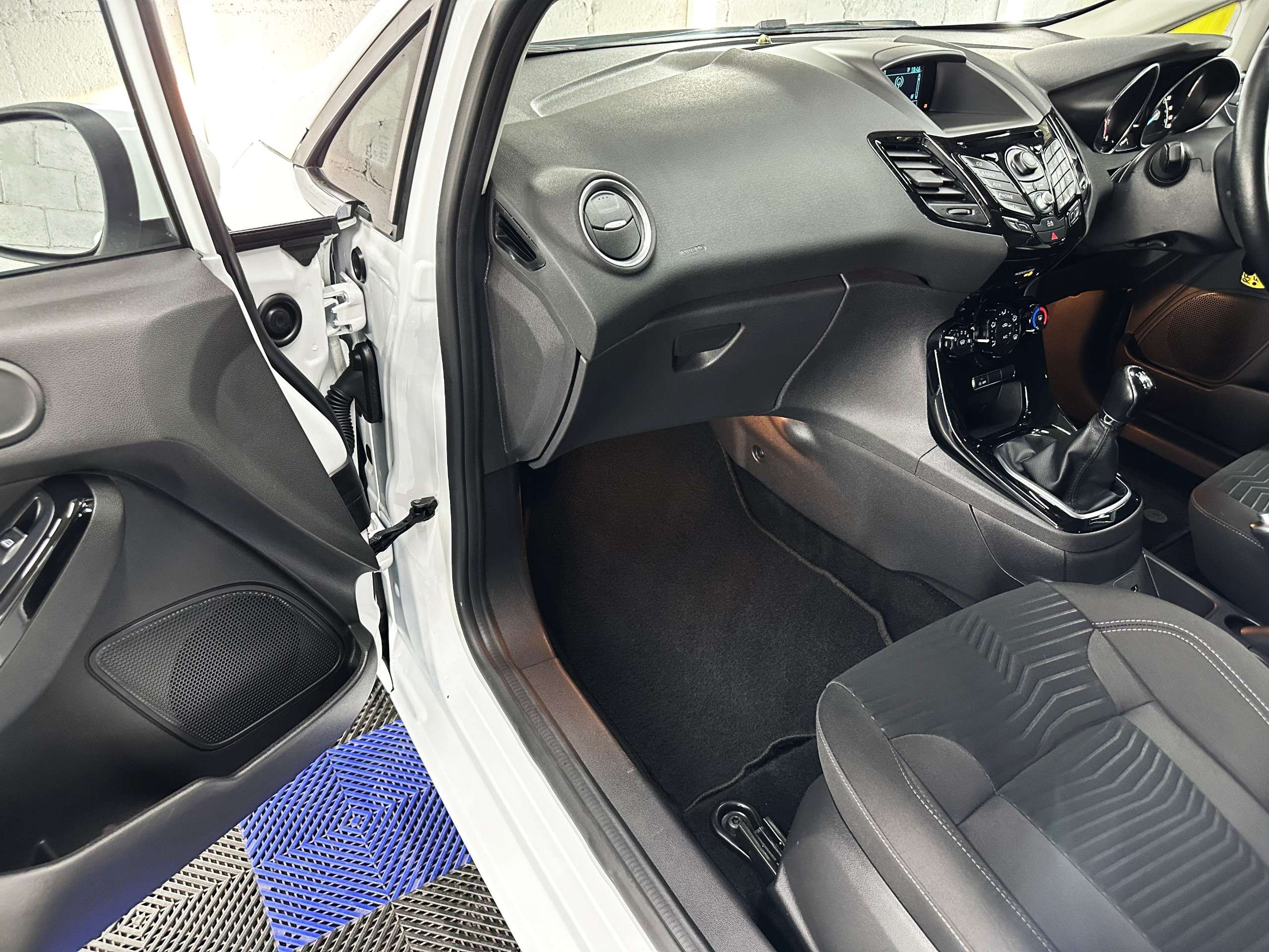 2014 FORD FIESTA 2014 FORD FIESTA