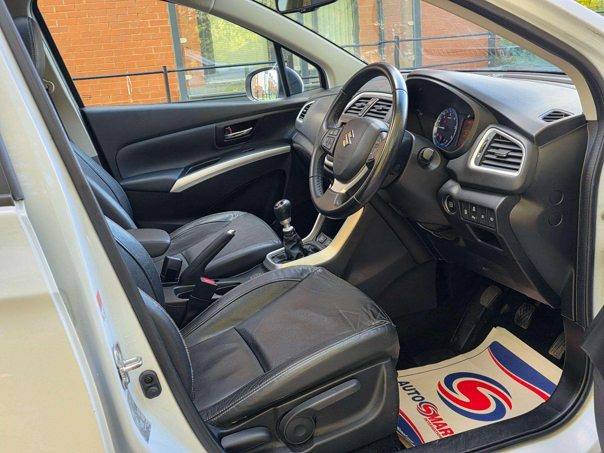 2016 SUZUKI SX4 S-CROSS 2016 SUZUKI SX4 S-CROSS