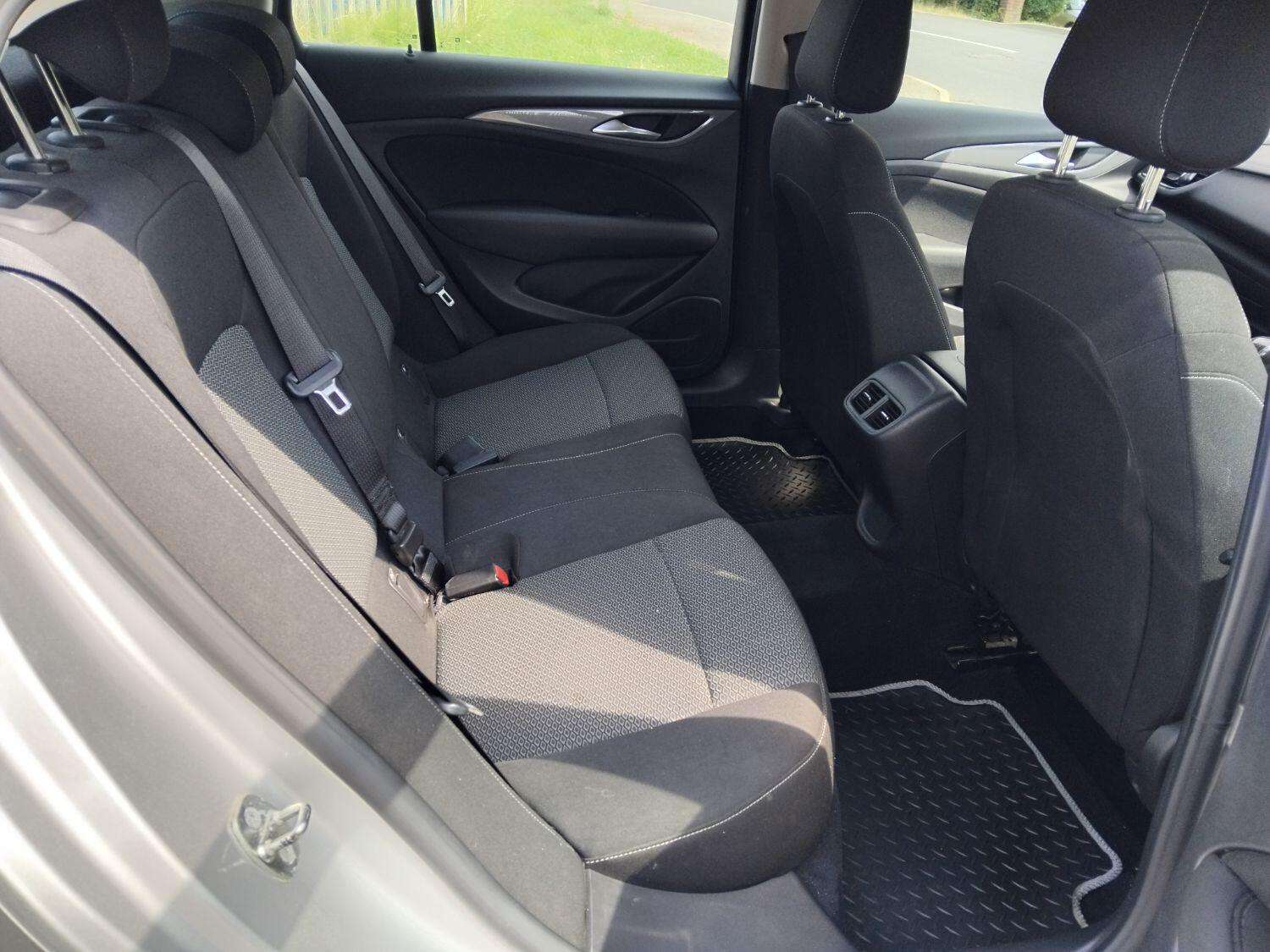 2017 VAUXHALL INSIGNIA 2017 VAUXHALL INSIGNIA