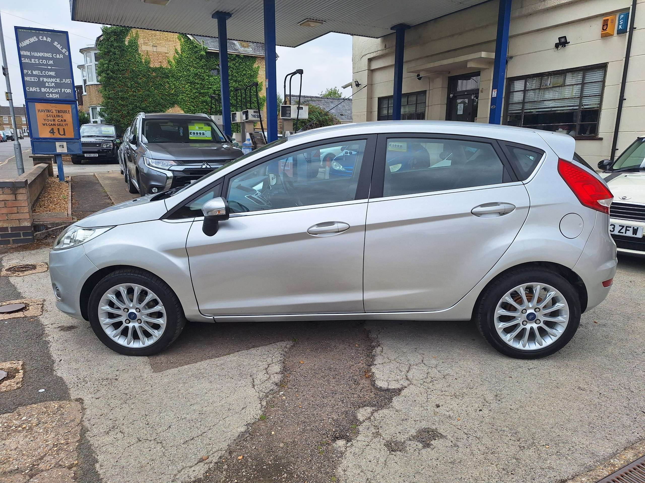 2010 FORD FIESTA 2010 FORD FIESTA