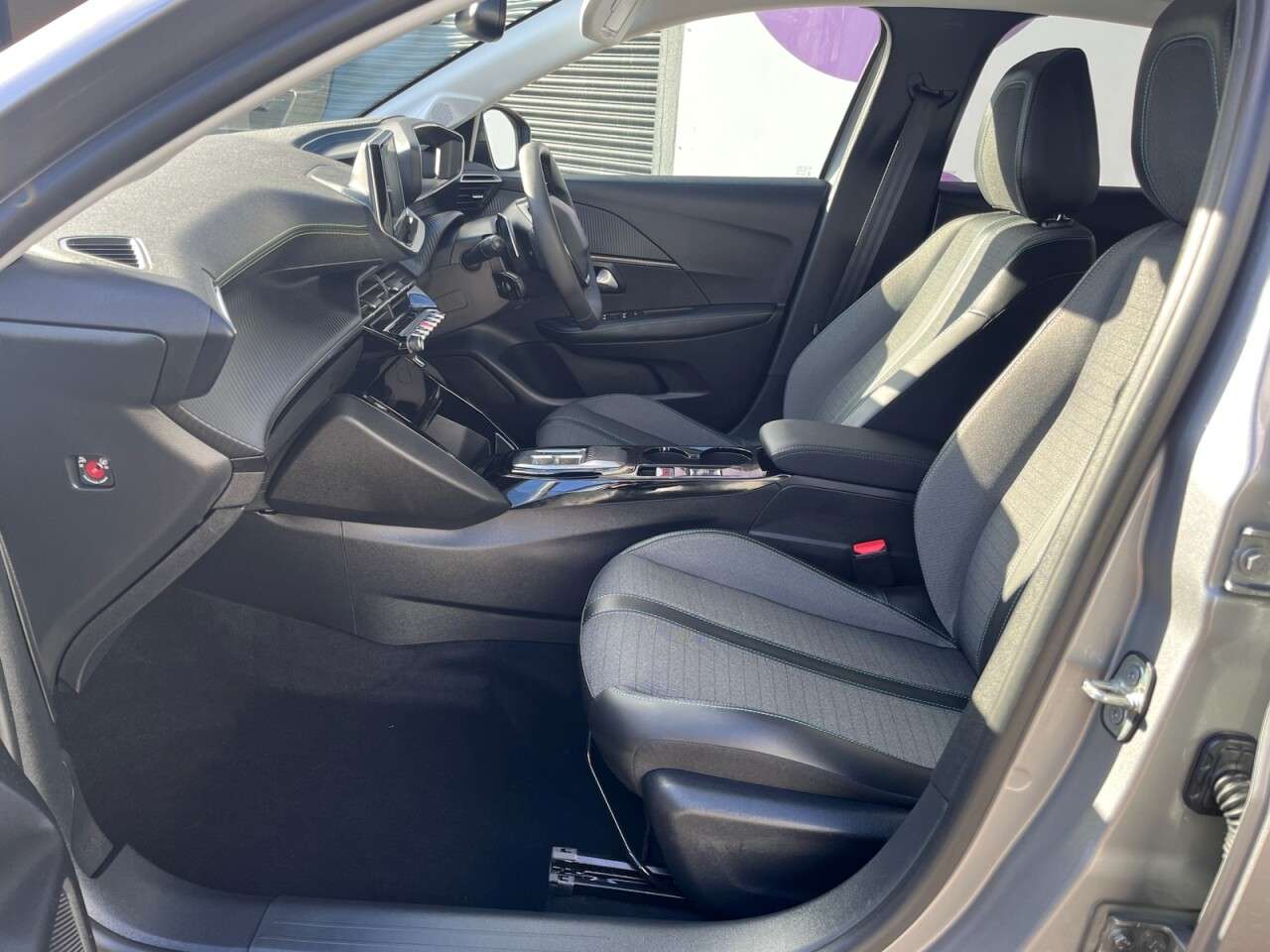 2024 PEUGEOT 208 2024 PEUGEOT 208