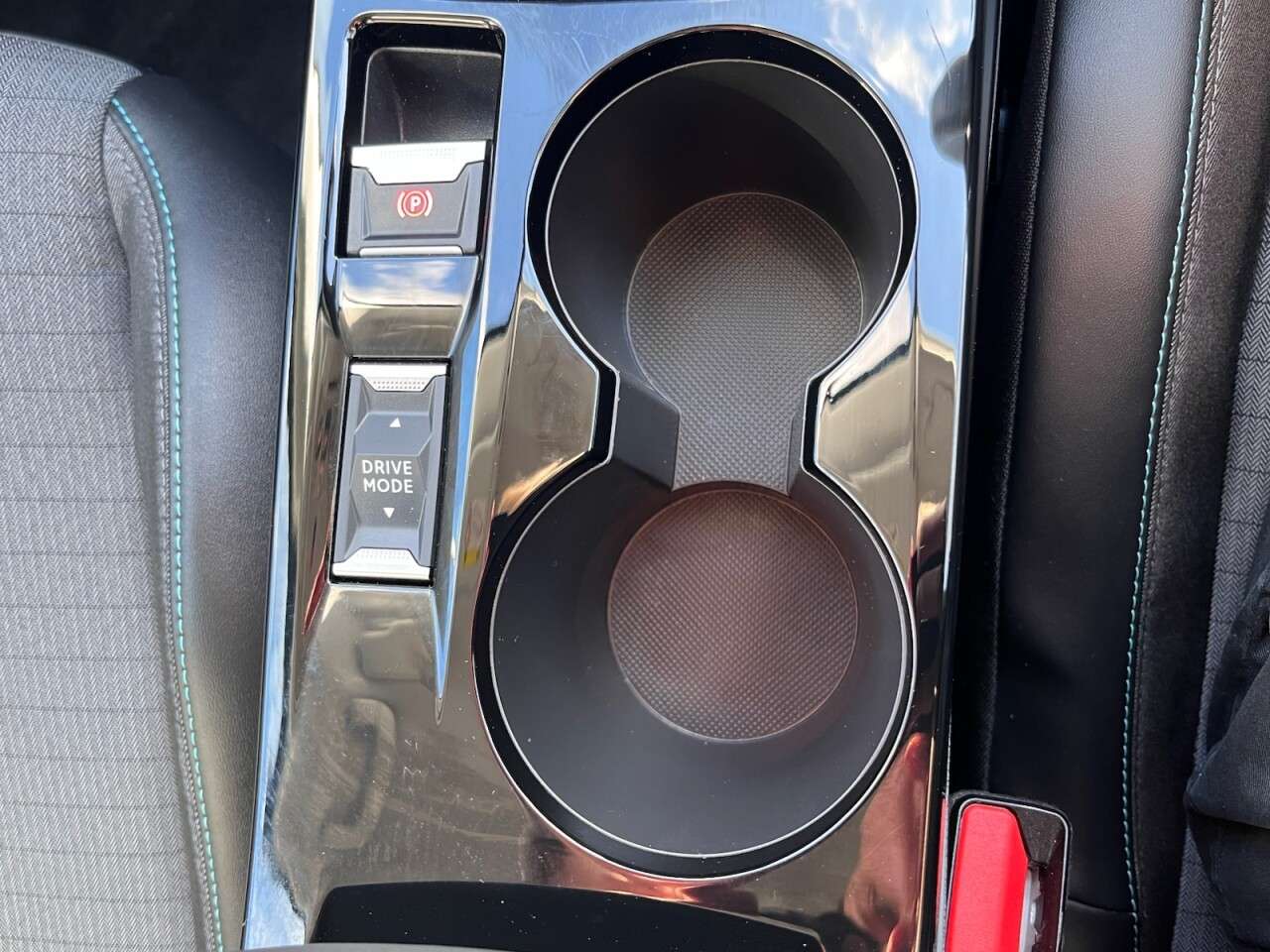 2024 PEUGEOT 208 2024 PEUGEOT 208