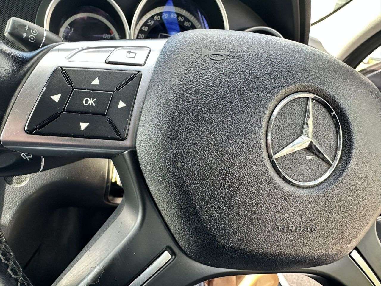 2011 MERCEDES-BENZ C-CLASS 2011 MERCEDES-BENZ C-CLASS