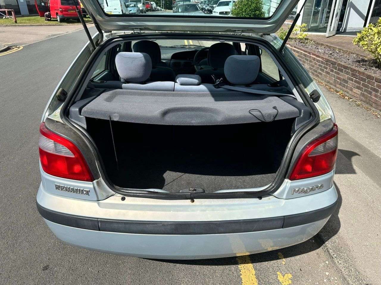 2002 RENAULT MEGANE 2002 RENAULT MEGANE