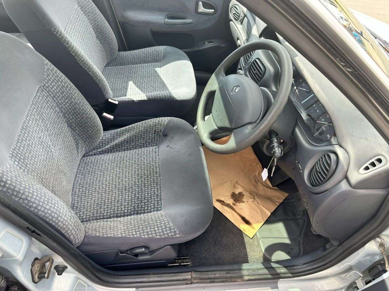 2002 RENAULT MEGANE 2002 RENAULT MEGANE